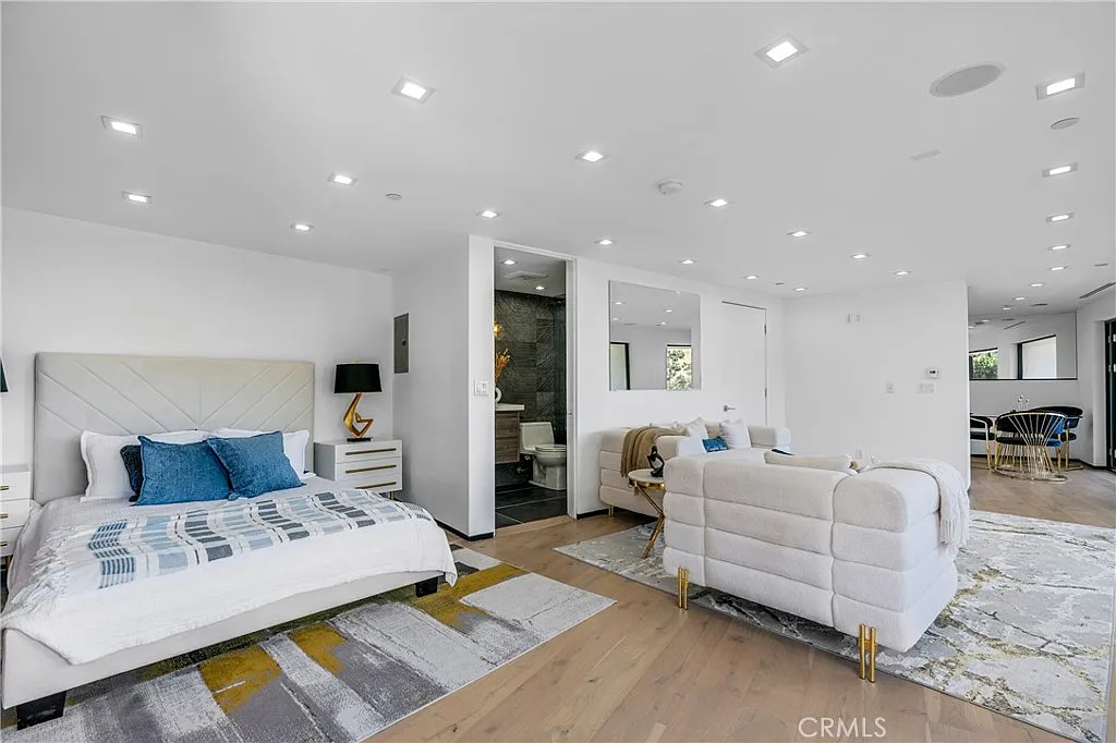 1 bed, 800 sqft, $4,500 — Photo 4