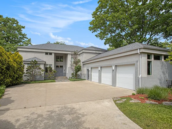 20 Hiawatha Dr, Battle Creek, MI 49015