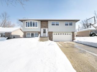 1318 Brentwood Pl, Joliet, IL 60435