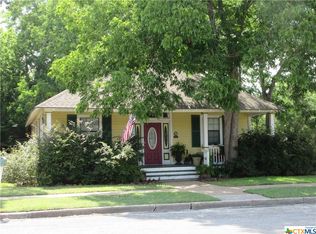 300 S Laurel Ave, Luling, TX 78648