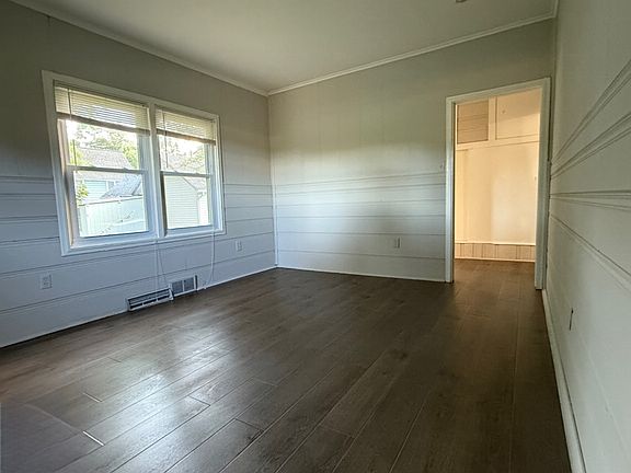 2nd image of 120 King William St #1