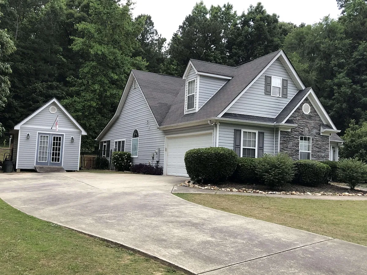 Building Photo - 250 Dillion Dr
