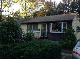 21 Mohawk St, Coventry, RI 02816