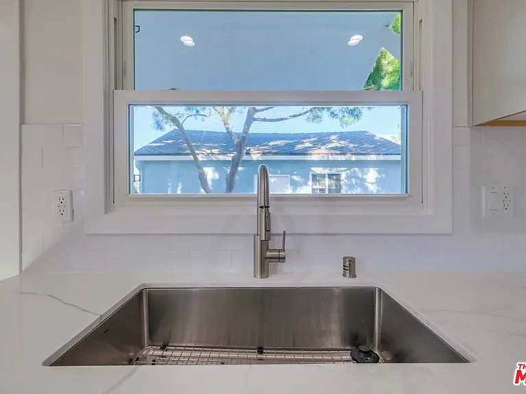 8356 Kittyhawk Ave — Photo 12