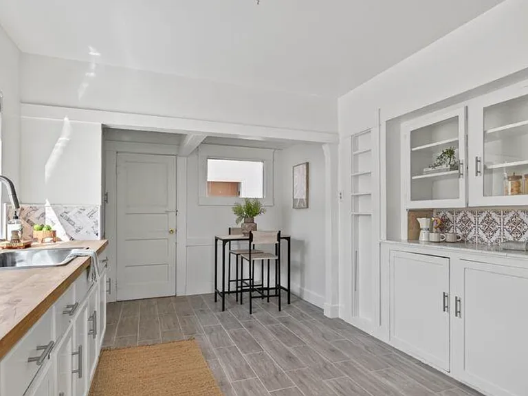295 W Mission Ave — Photo 4