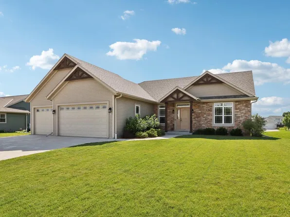 575 Mary WAY, Slinger, WI 53086