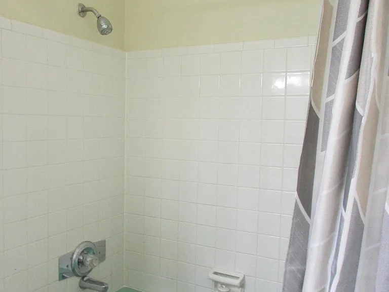 211 W Laila Dr — Photo 20
