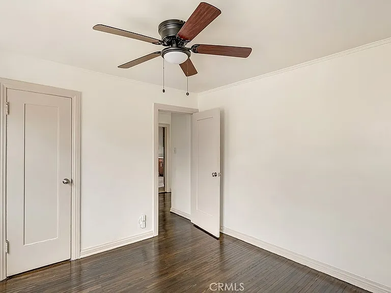 1515 E Walnut Way — Photo 8