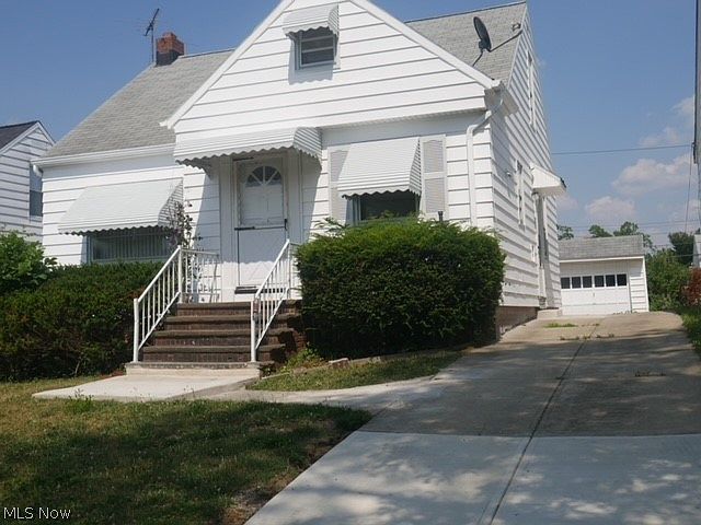 1st image of 5215 E 115th St