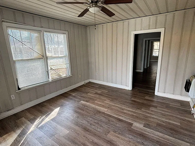 222 College Park Cir — Photo 5