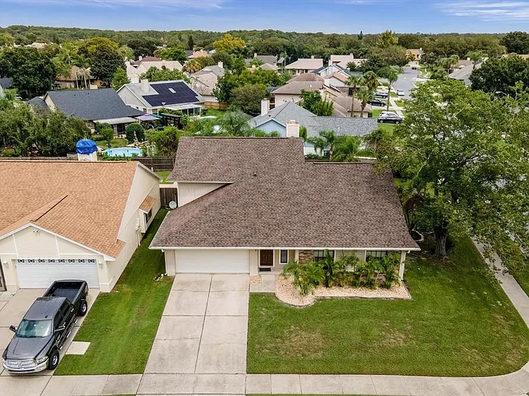 601 Tomlinson Ter — Photo 2