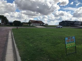 800 Wels Ct, Nicollet, MN 56074