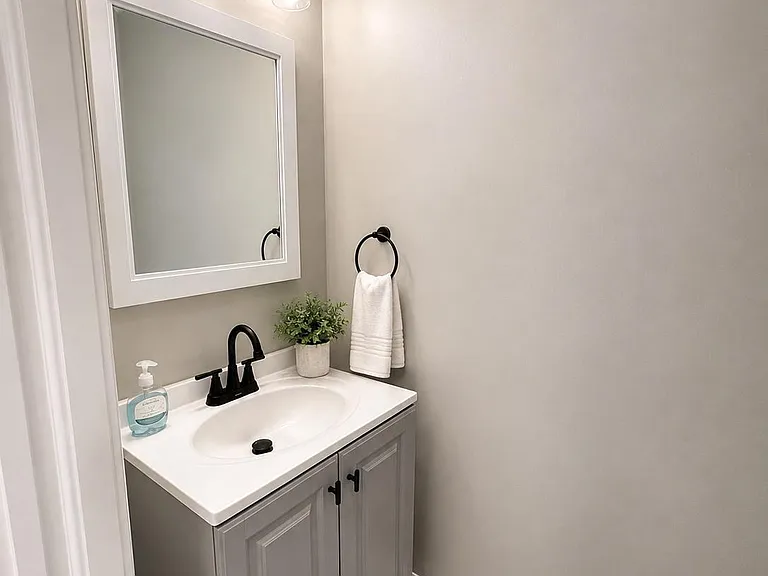 937 Woodstock Ct — Photo 12