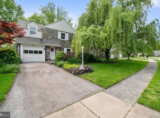 219 Lee Cir, Bryn Mawr, PA 19010