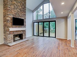 71 Legend Ln, Houston, TX 77024