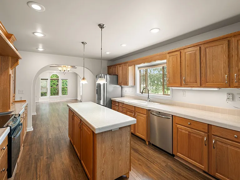 27723 Crozet Dr — Photo 5