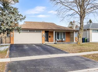 39 Norbert Cres, Toronto, ON M9C 3J8