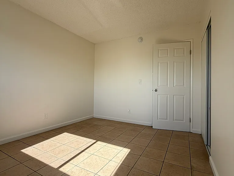 828 N Neptune Ave #4 — Photo 11