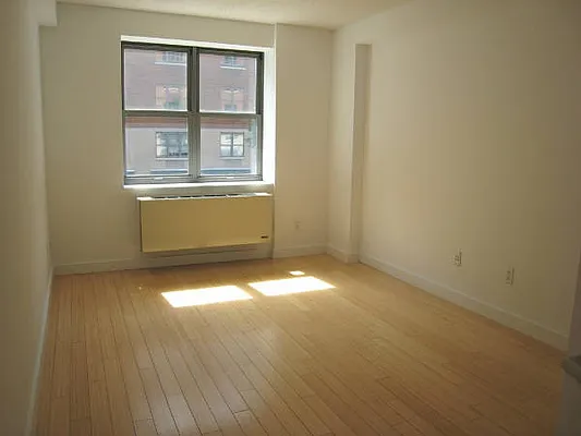 Sold by Manhattan Best Realty, Inc. | media 15