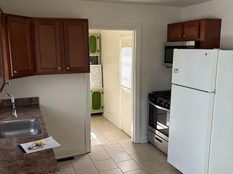 327 Inverness Ave — Photo 9