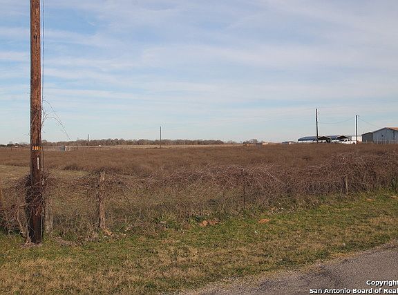 4th image of 3620 County Road 307