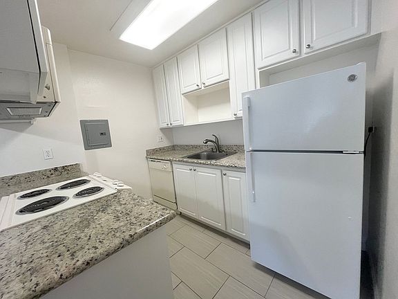 5th image of 2809 H St APT 14
