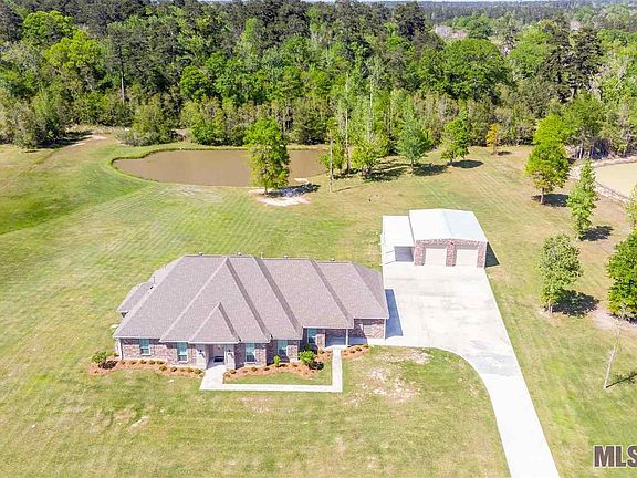 3rd image of 12789 Thoroughbred Ln