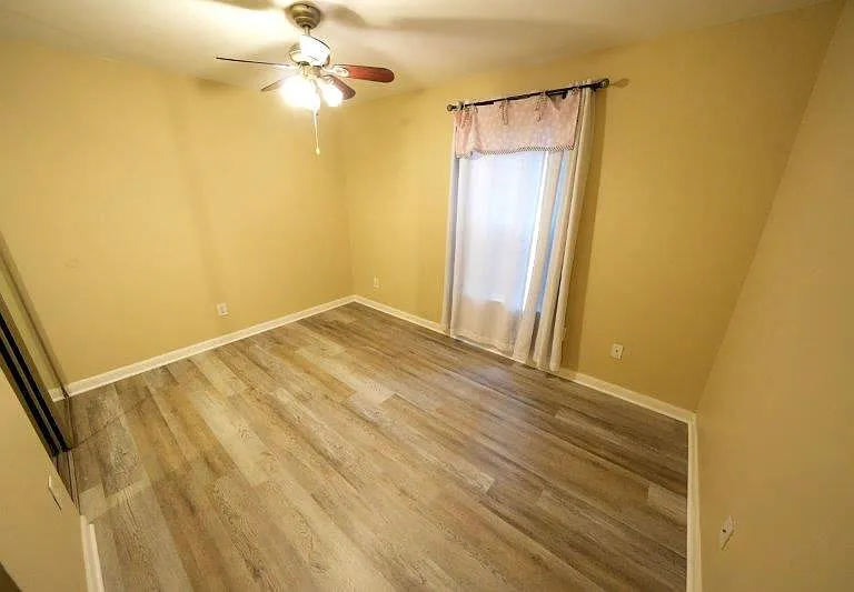 383 Gayle Ave — Photo 24