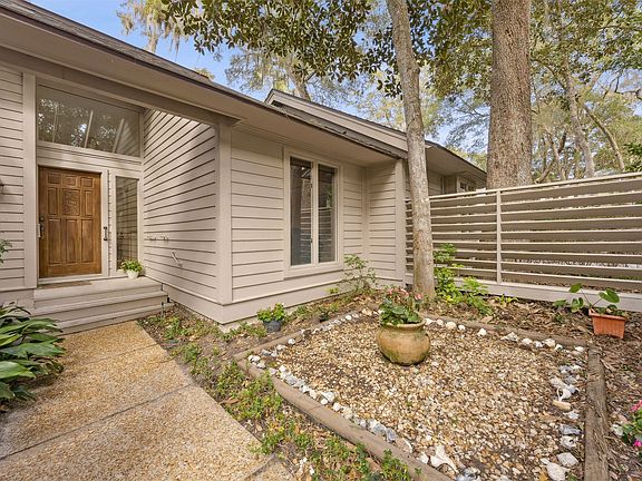 3rd image of 59 Laurel Oak Rd