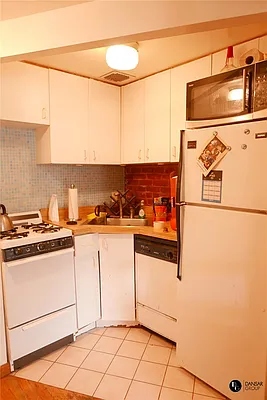 Rented by JK Dansar Corp | media 25