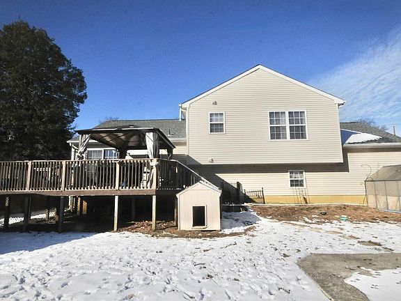 5th image of 508 Fern Ave
