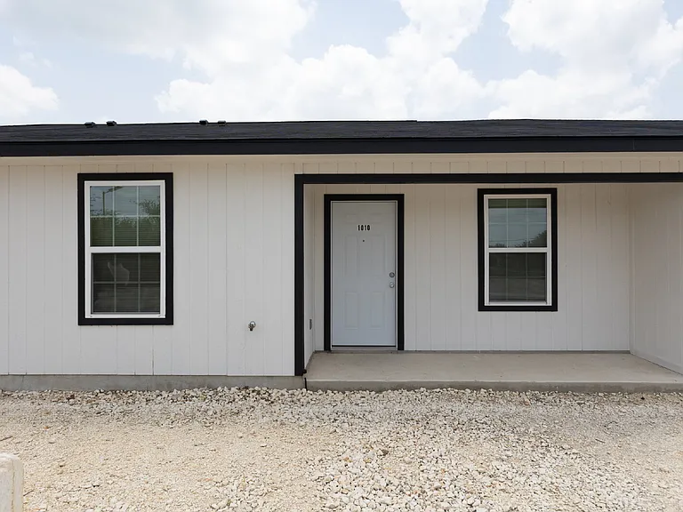 1010 County Road 4516 — Photo 1