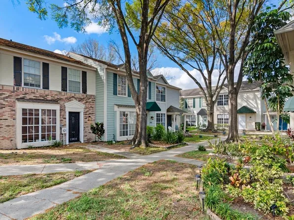 13821 Fletchers Mill Dr, Tampa, FL 33613