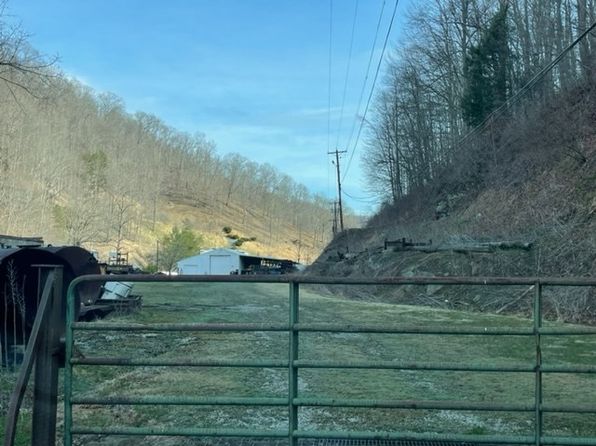 4205 Feds Creek Rd, Steele, KY 41566