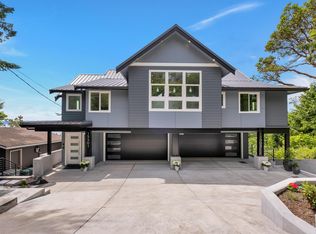 15901 Maplewild Ave SW #B, Seattle, WA 98166