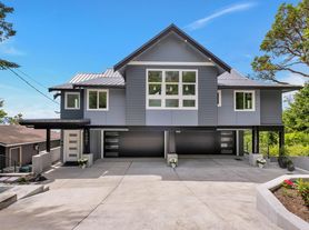 15901 Maplewild Ave SW, Seattle, WA