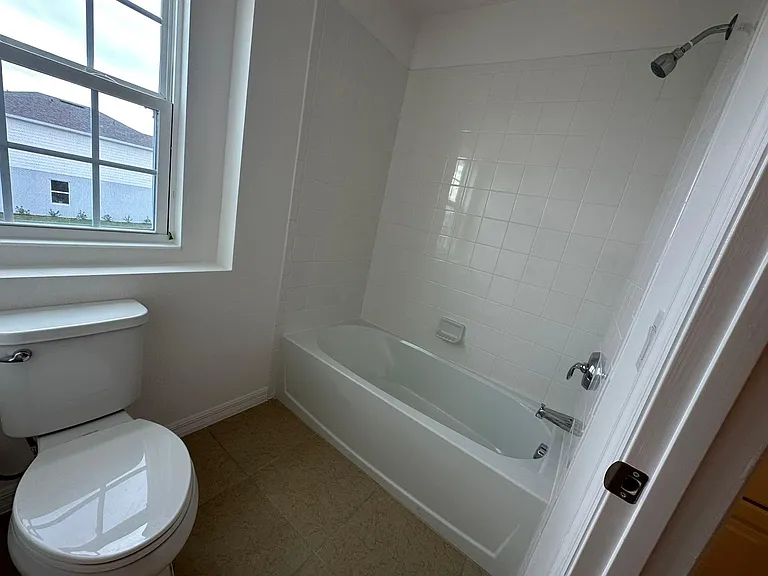5273 Royal Point Ave — Photo 6