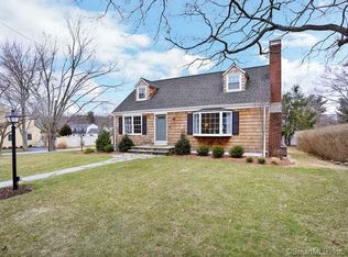 90 Ryegate Rd, Fairfield, CT 06824