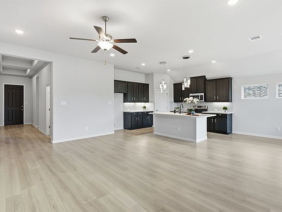 4th image of 432 Windy Knoll Rd