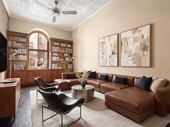 215 East 17th Street image 1 of 4