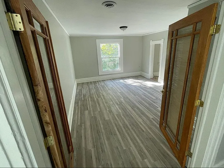 811 & 813 Park St SW — Photo 12