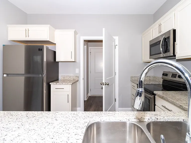 102 Bellbrook Ln — Photo 1
