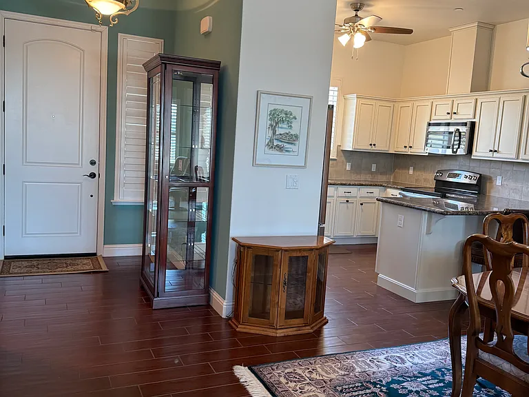 2111 S Church Ave — Photo 12