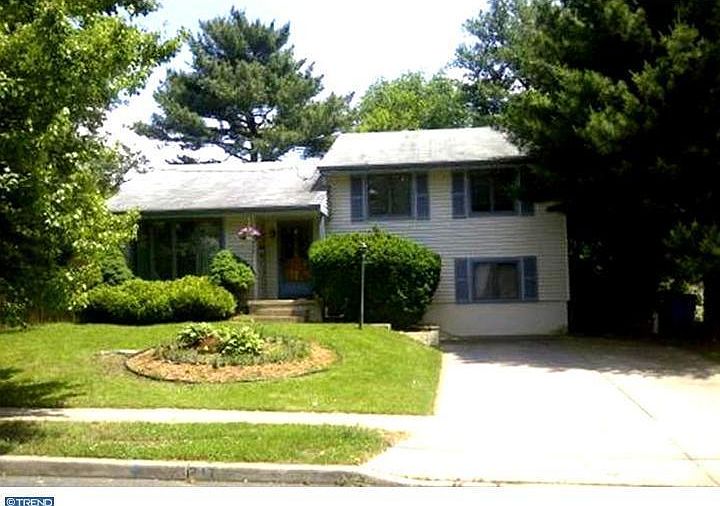 2nd image of 217 Maine Ave