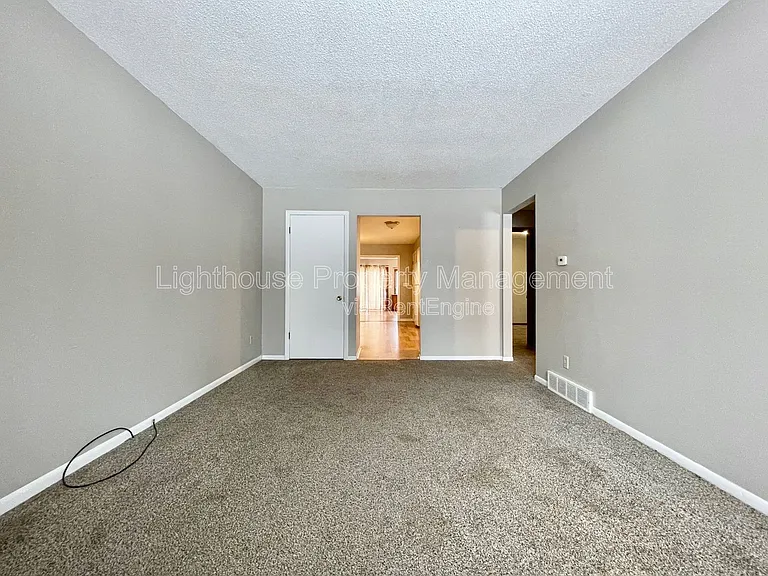 1054 Royal Oak St SW — Photo 11