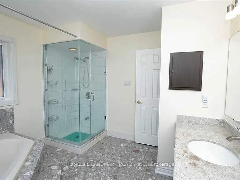 4887 Natkarni Cres — Photo 21