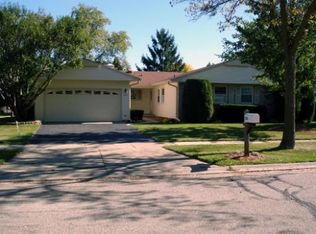 770 Wyngate Ln, Buffalo Grove, IL 60089