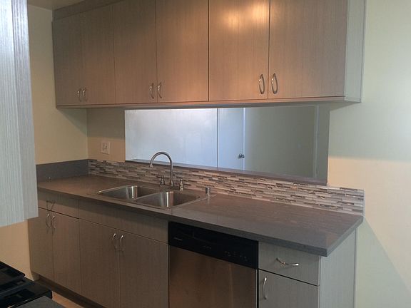 2nd image of 1302 Ocean Park Blvd APT D