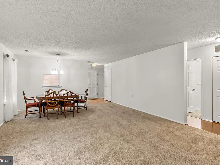 6 Moneta Ct — Photo 8