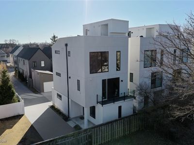 2017 Follett Ct, Cleveland, OH, 44113